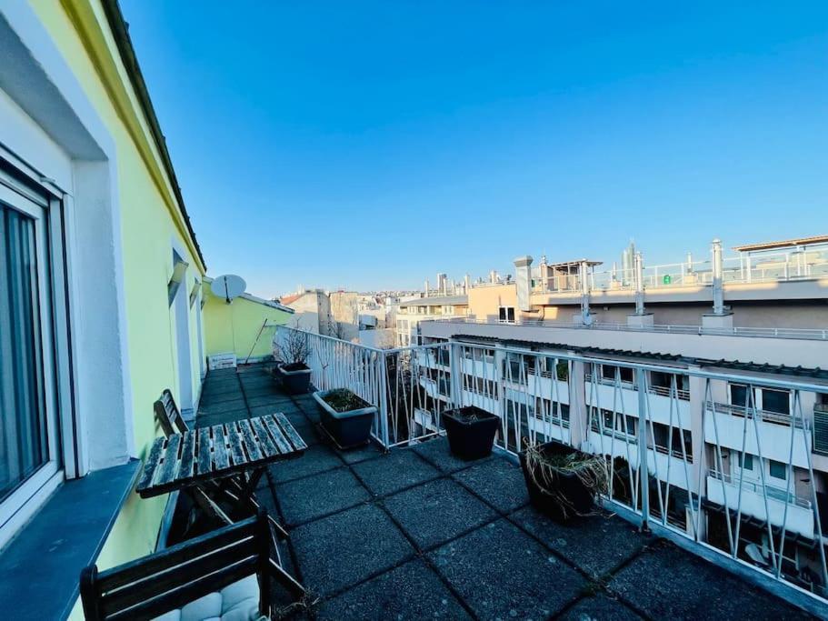 Cosy Flat With Huge Terrasse! Long Or Shortterm Apartment Viena Exterior foto